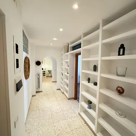 Pretty House *