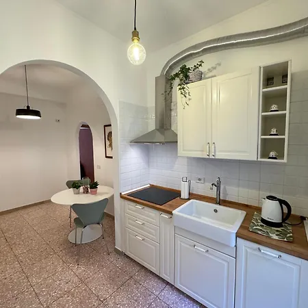 Pretty House Апартаменты *